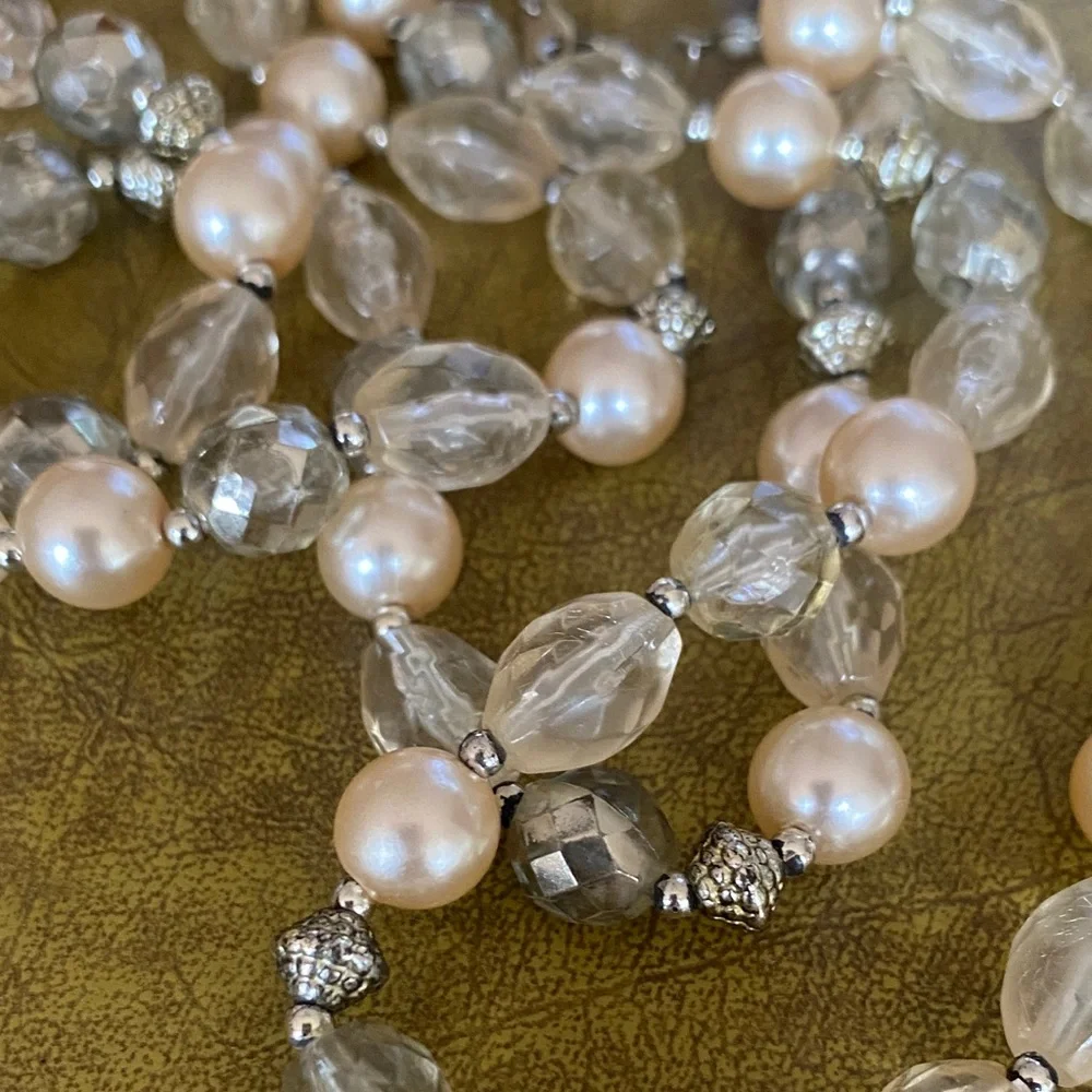 Vintage long Champagne faux Pearl and acrylic bead single Strand Necklace - Picture 6 of 6
